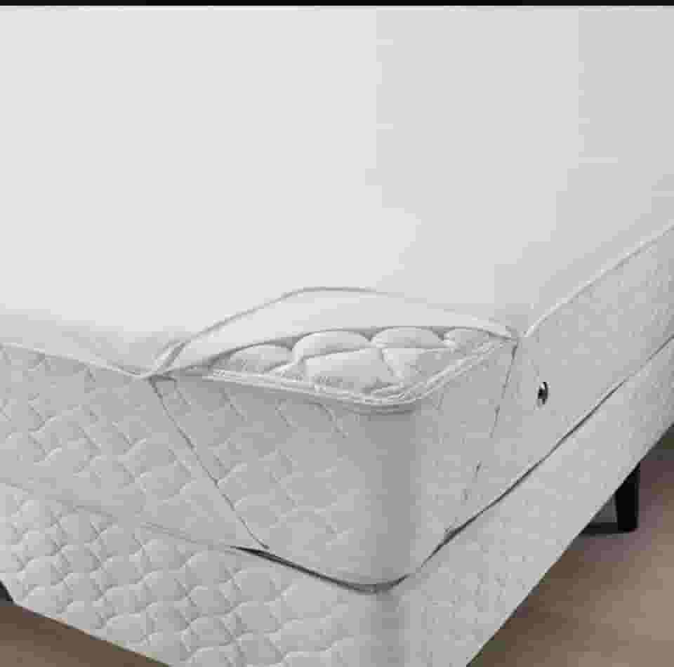 Protetor Capa Colchão Impermeável Silencioso Não Faz Barulho com Elástico (Solteiro)