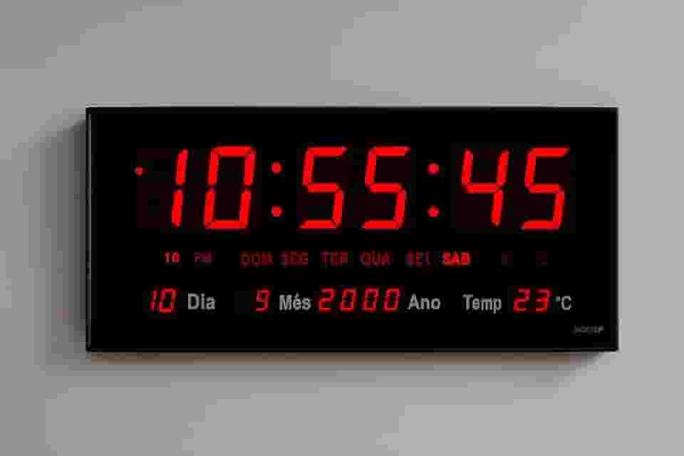 Relógio de Parede e Mesa Grande LED Digital Calendário Temperatura Data e Hora Ideal para Escritório, Sala, Loja e Academia - SHACK