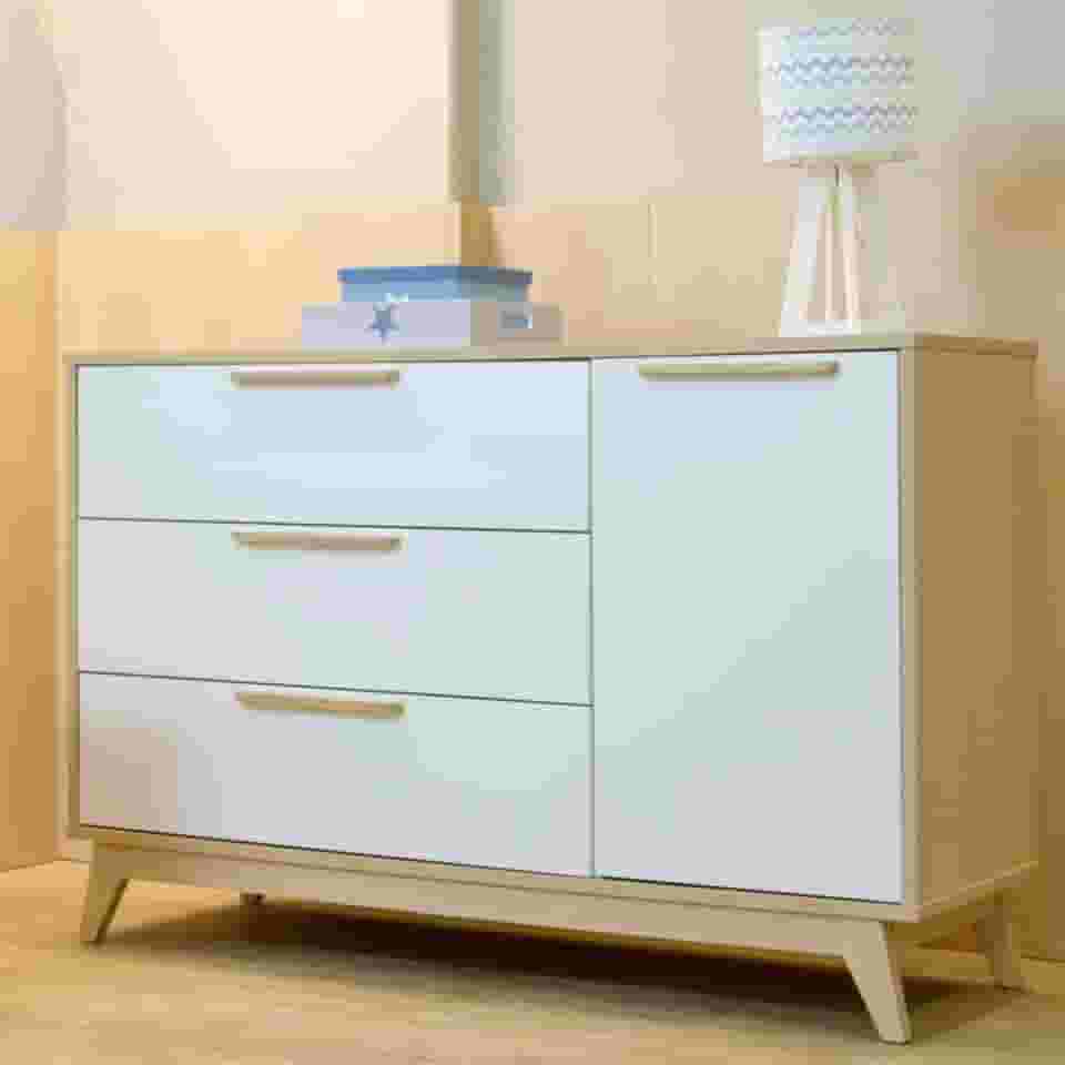 Cômoda Infantil MDF com 3 Gavetas e 1 Porta Petit Marca Quater