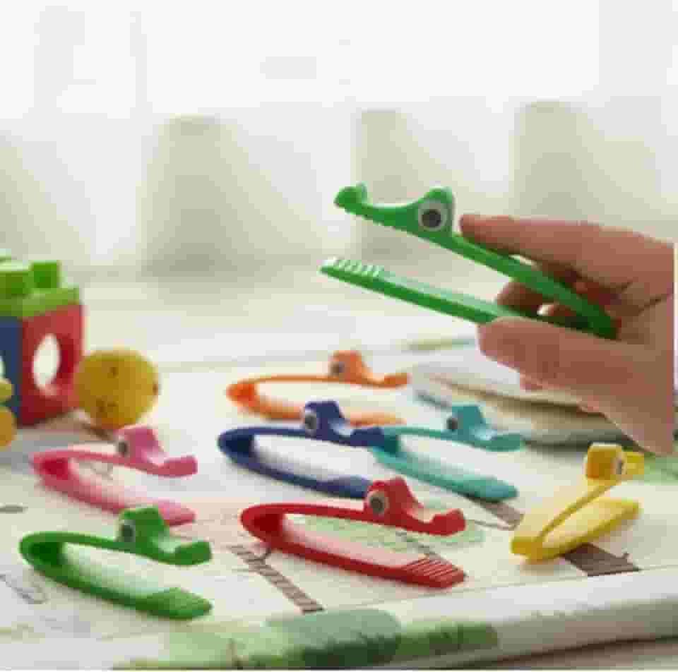 Pinça infantil Jacaré Fortalece e Desenvolve a Coordenação motora fina e movimento (5 UNIDADES)