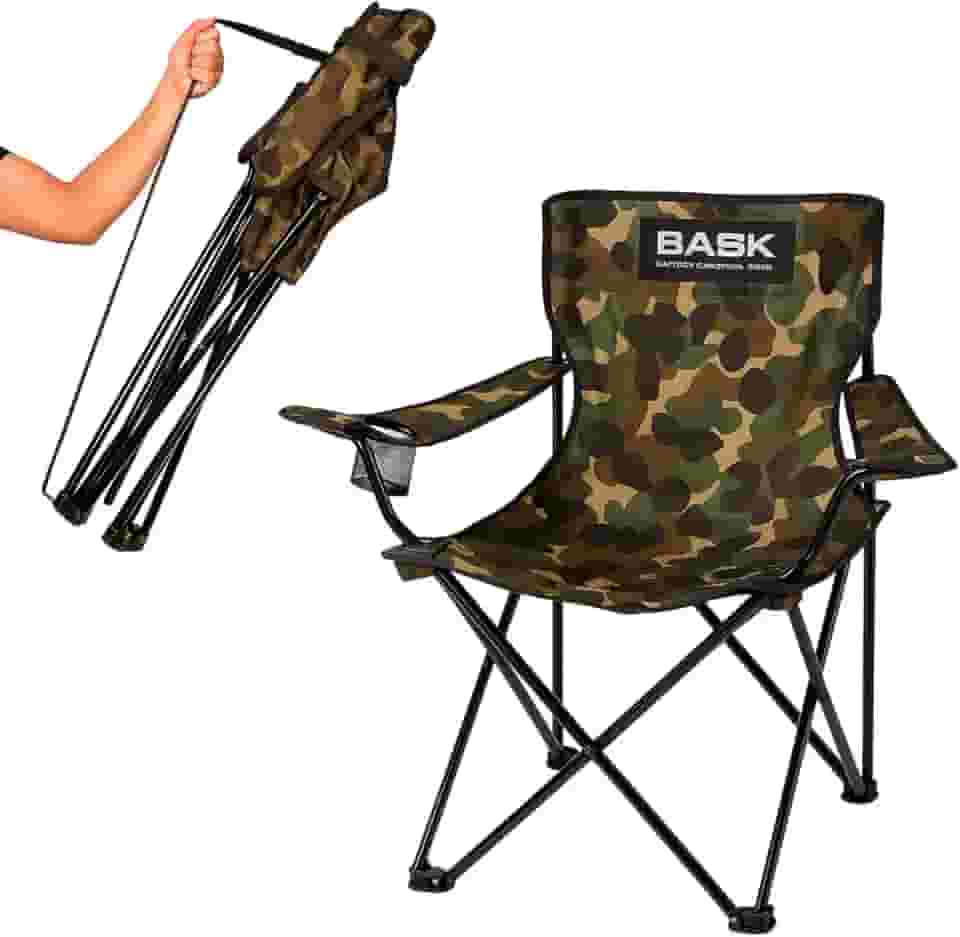 BASK Cadeira Dobrável Portátil Reforçada com Suporte 180kg | Alça de Ombro Integrada | Porta-copo | Conforto e Espaço Ampliado para Camping, Praia e Pesca (Camuflada)