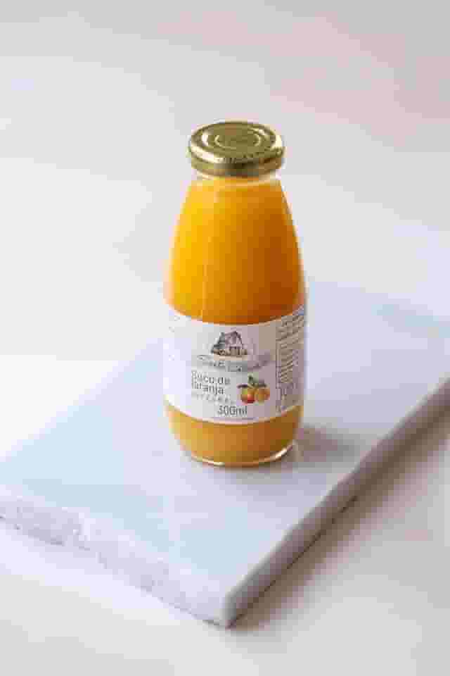 Kit com 12 Garrafas – Suco de Laranja Integral 300ml Santo Celeiro – 100% Natural, Sem Açúcar, Sem Conservantes