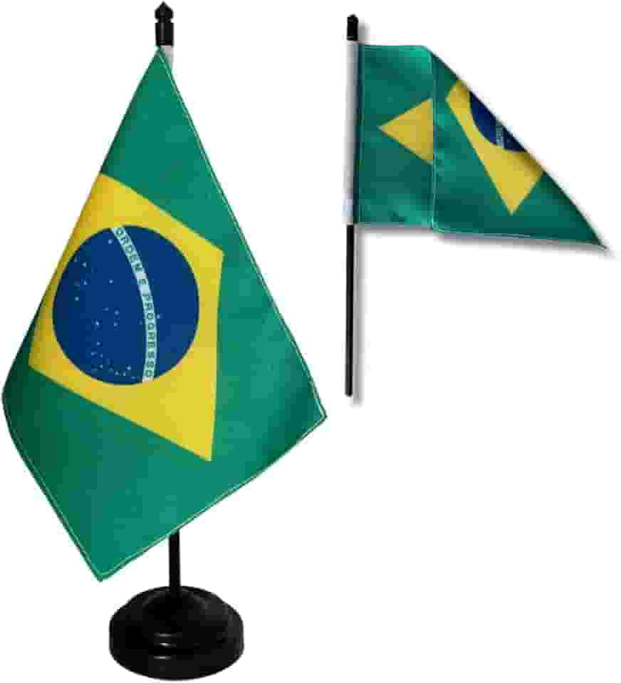 Bandeirinha de Mesa Dupla Face do Brasil em Tecido Oxford Sublimado a Laser com Base e Haste em Plástico
