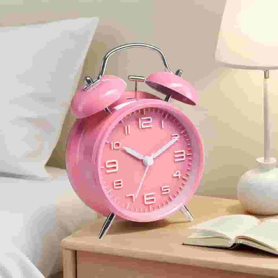 Despertador duplo de 10 cm para pessoas com sono pesado, luz de fundo, despertador à moda antiga operado por bateria para quartos (mostrador 3D, rosa)