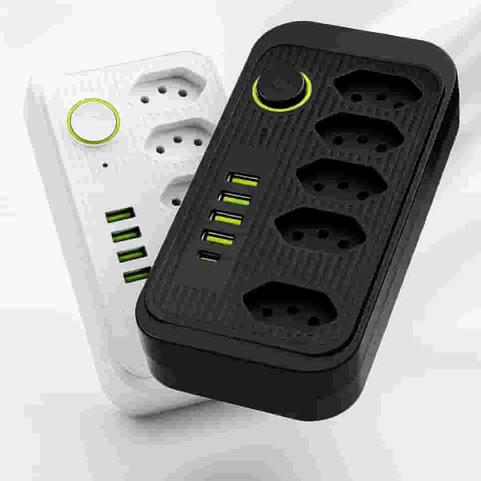 Extensão Tomada Régua Tomada Régua de Energia 5 Tomadas 4 Interfaces USB 1 Porta USB Tipo-C Cabo de Alimentação de 2 Metros Suporte a Tensão de 110-220V Potência de 2500W