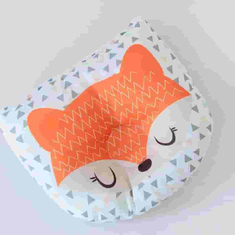 Travesseiro Almofada Anatômico de Bichinhos para Bebê Feminino e Masculino RN (Raposa Laranja)