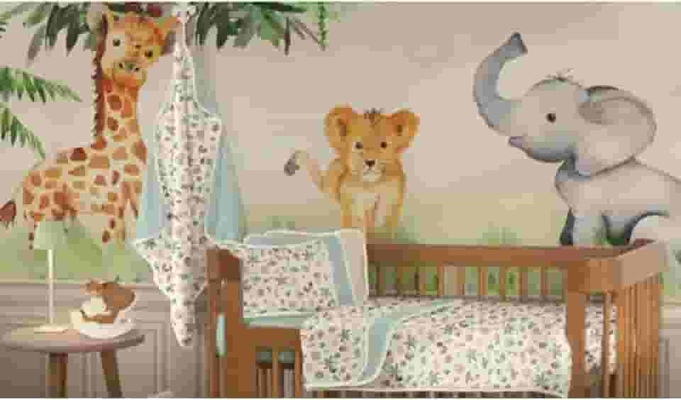 Kit Berço Selva Safari, Conjunto com Lençol, Fronhas e Manta Dupla Face, 100% Algodão, Decoração Infantil com Elefantes e Girafas, Verde e Bege