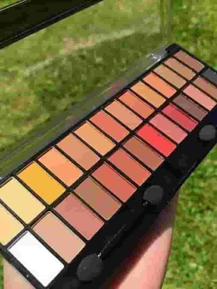 Paleta de sombra matte 28 cores - Belle angel