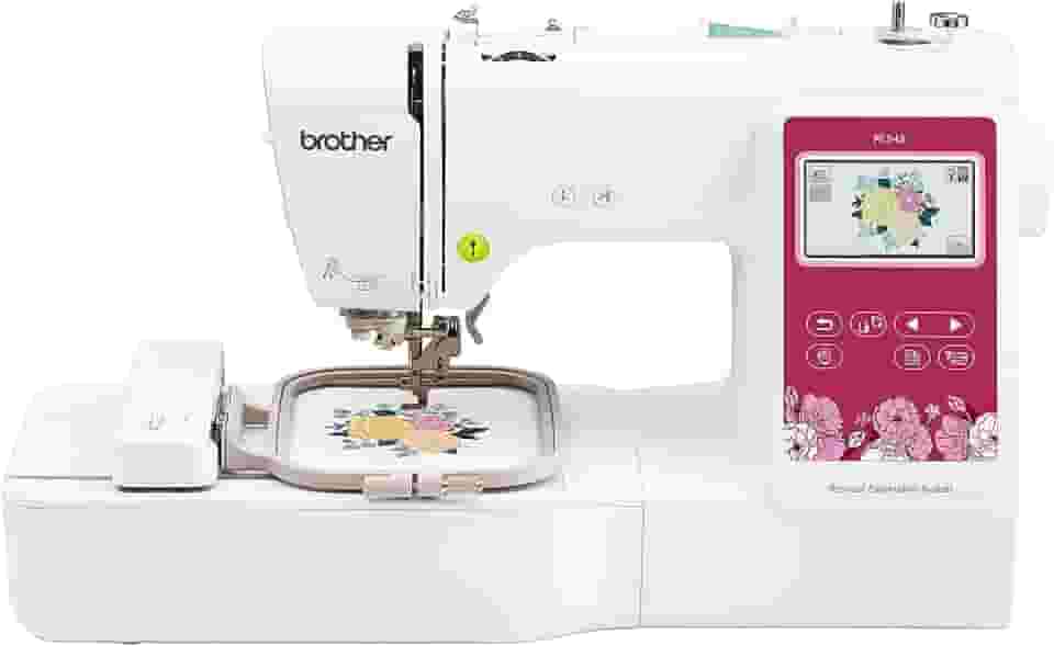 BROTHER Novo modelo: máquina de bordar PE545 P5545, conexão LAN sem fio, 135 designs embutidos, área de aro de 10 x 10 cm, tela sensível ao toque LCD grande de 9,4 cm, porta USB, 10 estilos de fonte,