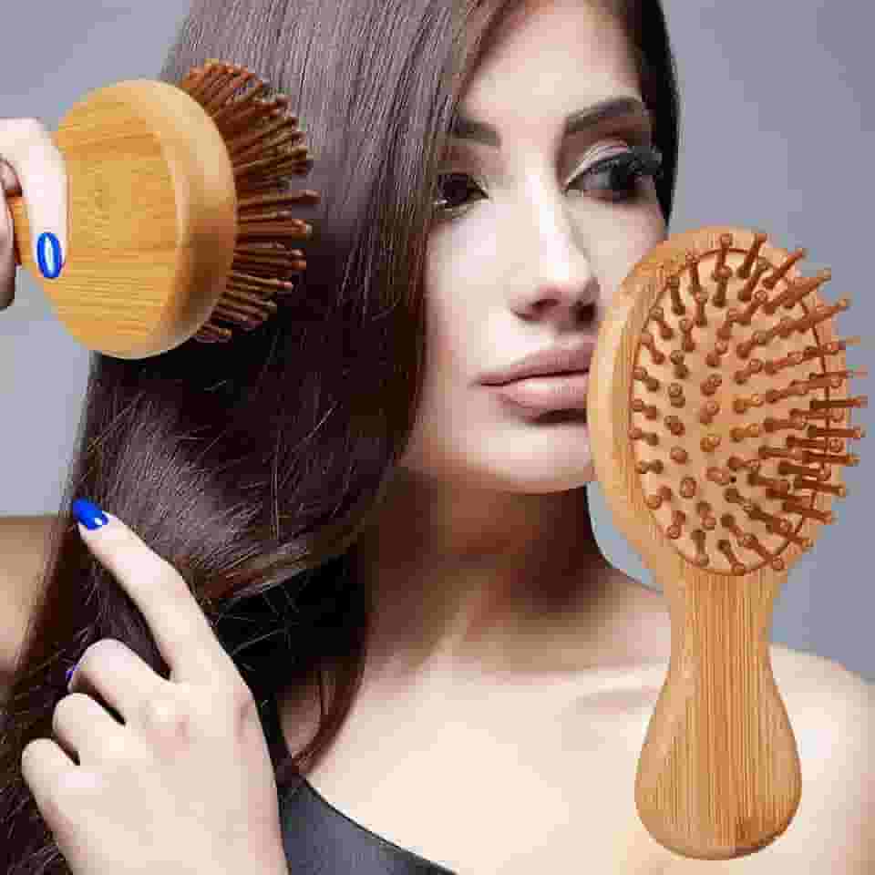 Escova de cabelo de bambu para viagem, massagem e alça de couro cabeludo, escova desembaraçadora para crescimento do cabelo (amarela)