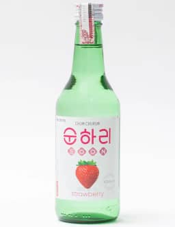 Soju Bebida Alcoólica Coreana Sabor Morango 360ml