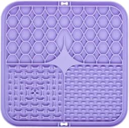 Tapete De Lamber Comedouro Para Cães E Gatos Educador Interativo Com Ventosas Alimentação PET Lenta Diminui Ansiedade Reduz Tédio Em Silicone 20x20cm Nas Cores Cinza E Lilás (LILÁS, único)