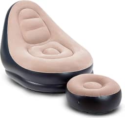 Poltrona inflável rápido portátil com banco de apoio para os pés. Resistente a furos. Linha Conforto. Acompanha apoio para os pés. Cor: Bege café. Natureasy