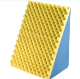 Travesseiro Triangular Paropas Suave Encosto + Capa