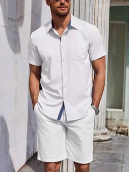 Camisa social masculina de manga curta com botões e bolso