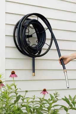 Suporte Enrolador De Mangueira 30m Giratorio P/Muro Parede