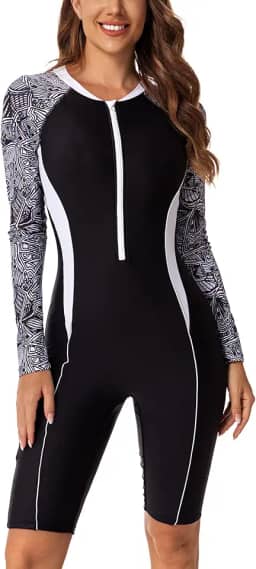 Maiô feminino de manga comprida com estampa de rashguard e surfe