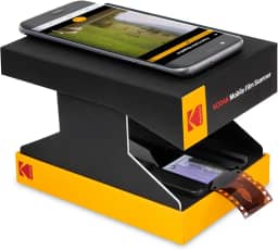 KODAK Scanner de filme móvel – Scanner divertido permite que você escaneie e brinque com filmes e slides antigos de 35 mm usando a câmera do seu smartphone – Plataforma de papelão e luz de fundo de LED de brinquedo ecológico