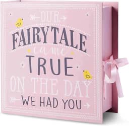 VOTUM Caixa de lembrança de bebê para memórias preciosas, conto de fadas - leve, caixas feitas à mão com 9 compartimentos etiquetados para as primeiras memórias - Presentes de chá de bebê de gênero