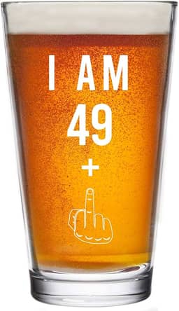 49 + Presentes de aniversário de 50 anos de um dedo médio para homens e mulheres copo de cerveja - presentes engraçados de 50 anos - copos de 473 ml suprimentos de decoração de festa - ideias de