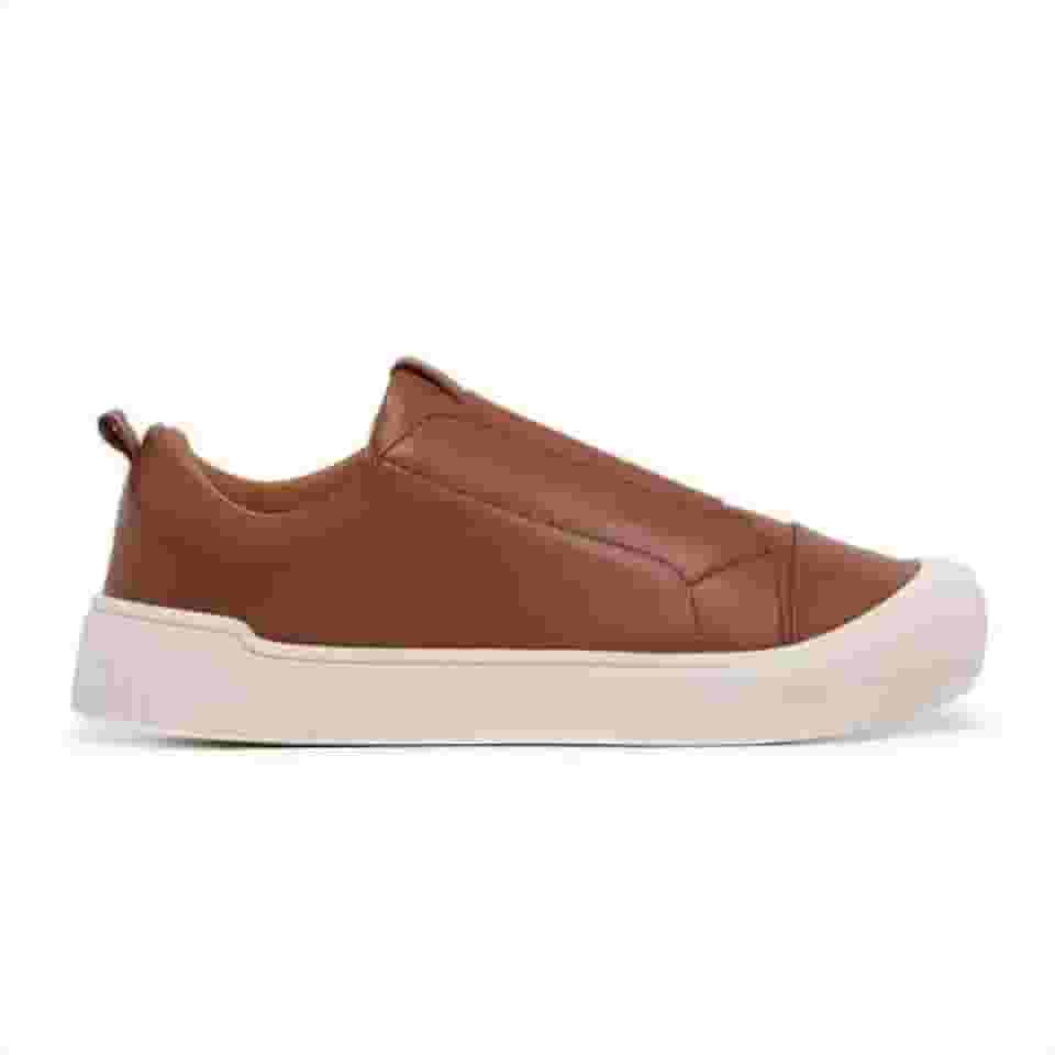 Tênis feminino casual slip on calce fácil em couro Via Madamah