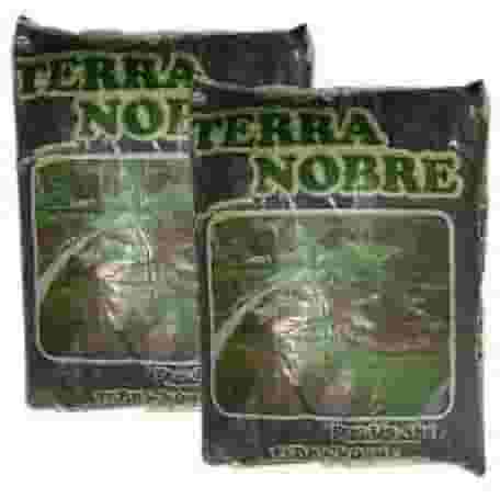 2 Terra Nobre Vegetal Adubada 5kg Horta Vaso Plantas Jardim (Kit 2 pacotes - Total 10Kg.)