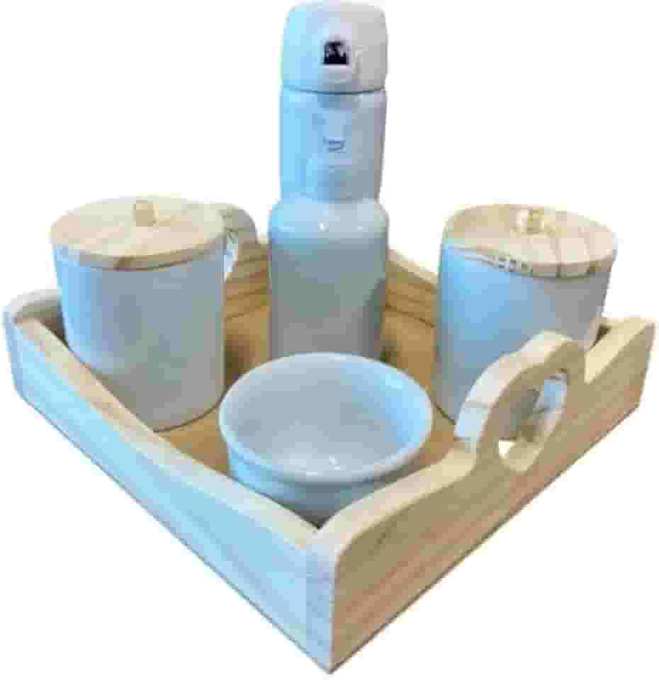 Kit Higiene Bebê Porcelana SEM PERSONALIZAÇÃO com Garrafa Térmica e bandeja coração
