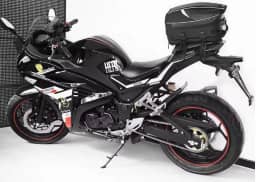 Baú Mochila para Moto Baslu 21L – Impermeável, Porta Capacete, Bolsa Traseira excelente para Viagem e Uso Diário