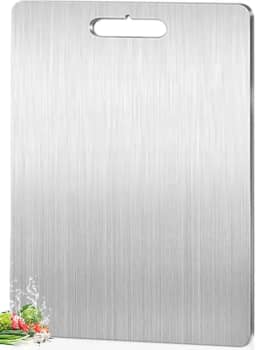 Tábua de Corte de Titânio para Cozinha Aço Inoxidável e PP, Superfície Higiênica para Carnes, Frutas e Vegetais, Afiador Integrado, Canaletas Antirrespingo, Base Antiderrapante Tábua Inox de Cortar