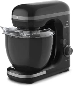 Batedeira planetária Electrolux potente capacidade 5L 750W 12 velocidades função pulsar massa pesada pes antiderrapante EKM30 preto 220v