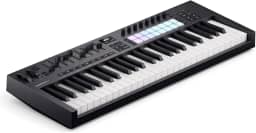 Novation Launchkey 49 Mk4, Teclas Semipesadas, Usb, Controlador De Teclado Midi Com Integração Daw. Modos Acordes E Escalas, 8 Pads Bateria, Arpejador — Inclui Pacote Software Para Produção Musical.
