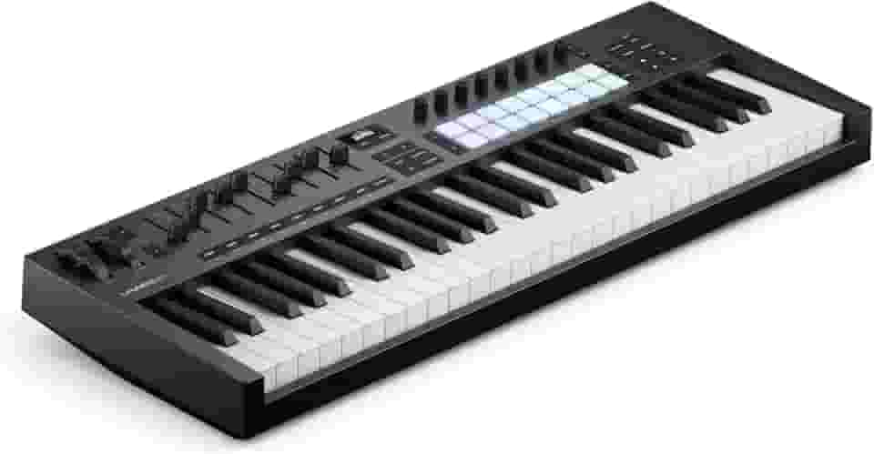 Novation Launchkey 49 Mk4, Teclas Semipesadas, Usb, Controlador De Teclado Midi Com Integração Daw. Modos Acordes E Escalas, 8 Pads Bateria, Arpejador — Inclui Pacote Software Para Produção Musical.