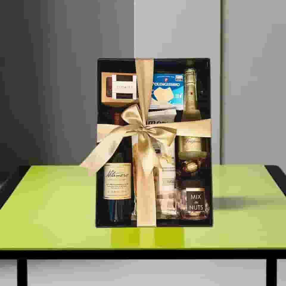 Cesta de Presente com Vinho e Espumante Sabores que Marcam Aniversário Homem Mulher Chefe