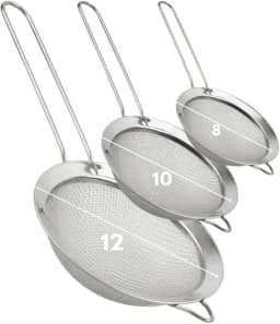 Kit com 3 Peneiras de Cozinha Inox com Alça – Tamanhos 8cm, 10cm e 12cm – Para Coar, Peneirar e Lavar Alimentos com Facilidade - Premium