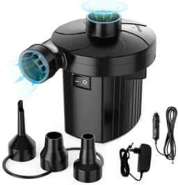 Bomba de Ar Elétrica Portátil Turbo Bivolt, Infla e Esvazia Boias, Botes, Colchão e Piscina Inflável, Kit Bomba Infladora com 3 Bicos Adaptadores, Carregador Veicular e de Tomada, 50W, Preto