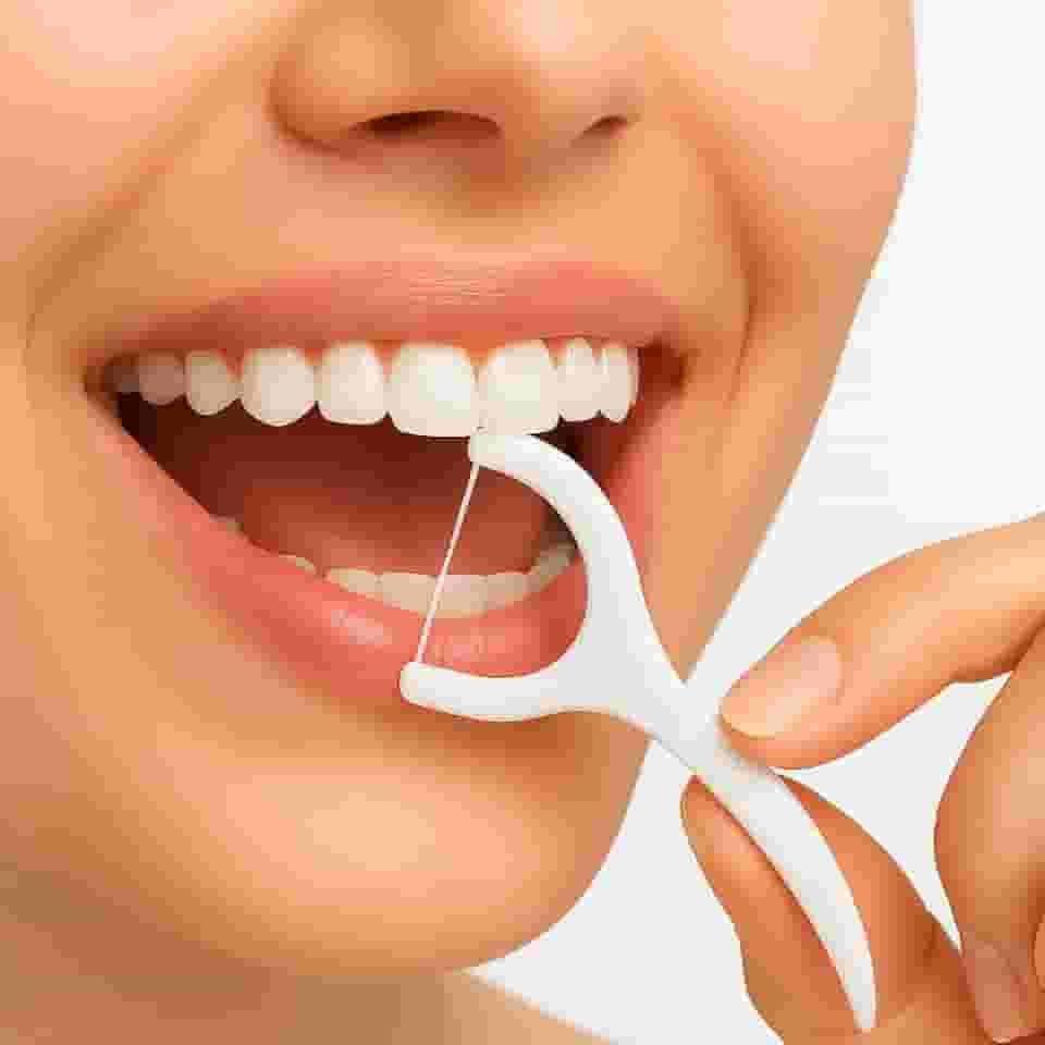 Kit 50un Fio Dental com Haste 2 em 1 Portátil – Limpeza Bucal Profunda, Antideslizante e Higiênico – Ideal para Viagens, Uso Diário e Saúde Bucal Completa