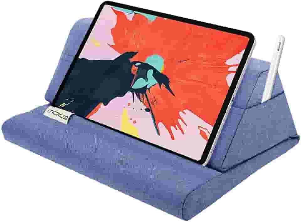Suporte De Almofada Para Tablets Até 11” Com Ângulo Ergonômico e Espaço Para Teclado Tablet Pillow Stand WB - Compatível com Kindle/iPad/Galaxy Tab e outros tablets Azul Jeans