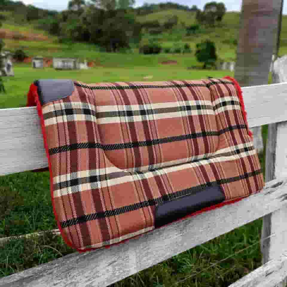 Manta Para Sela De Cavalo Baixeiro para Arreio Reforçado (Xadrez Vermelha)