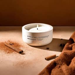 Vela Aromática Chalé de Inverno, 30g, Pote de Concreto Branco Reutilizável, 4-6h de Queima, Intuitiva Decor