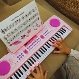 Teclado Musical Infantil Rosa Com Microfone suporte Partitura luminoso Recarregavel