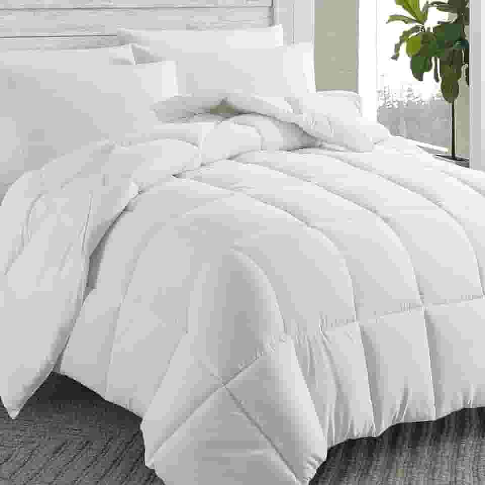 Cosybay Edredom alternativo de plumas (branco, King) - Edredom de cama king size acolchoado macio para todas as estações - enchimento de edredom com abas de canto - inverno verão quente fofo, 259 x