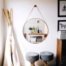 Espelho Decorativo Redondo 60cm Adnet Suspenso C/Alça Couro (Caramelo)