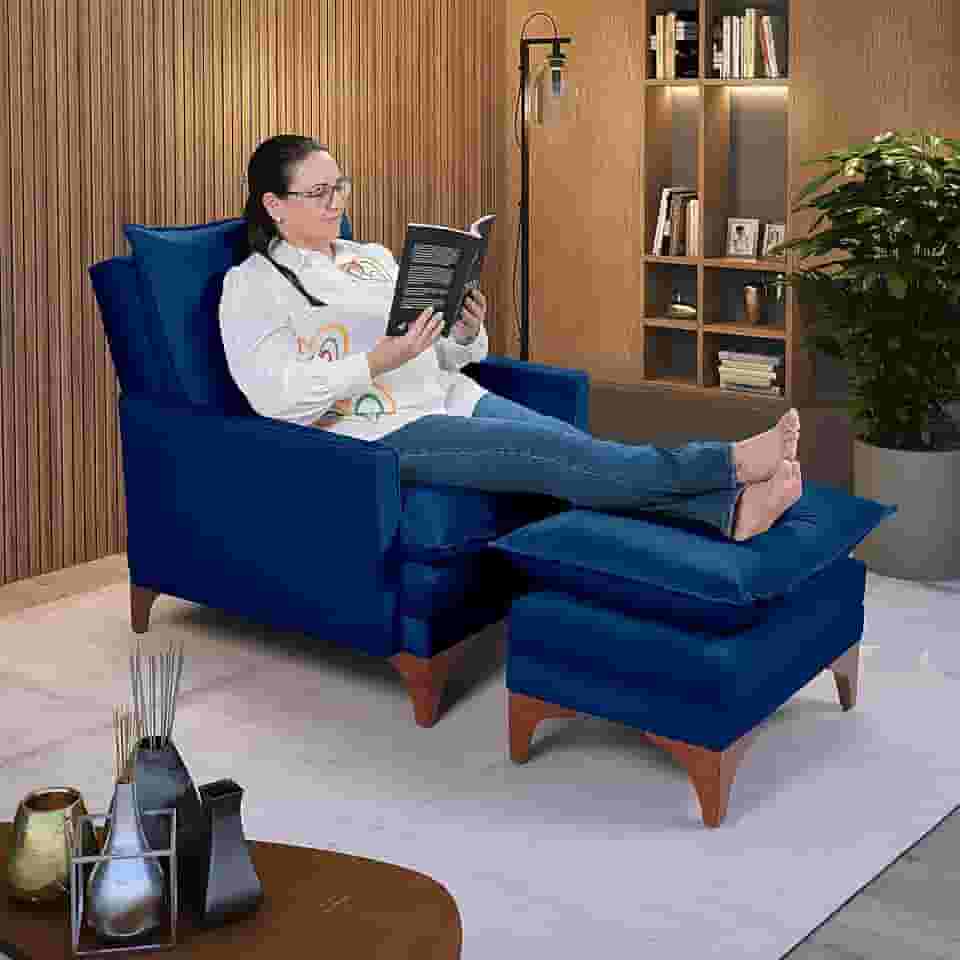 Poltrona Papai Reclinável Munique Veludo Com Puff Banqueta (Azul Marinho)